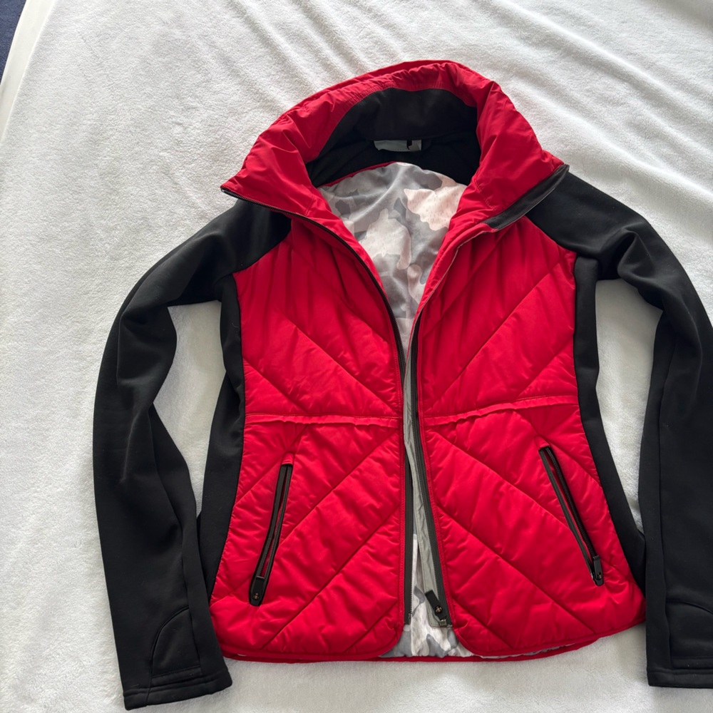 Athleta Women's Red and Black Puffer Jacket